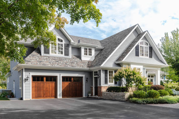 Best Roof Moss and Algae Removal  in Westhaven Moonstone, CA